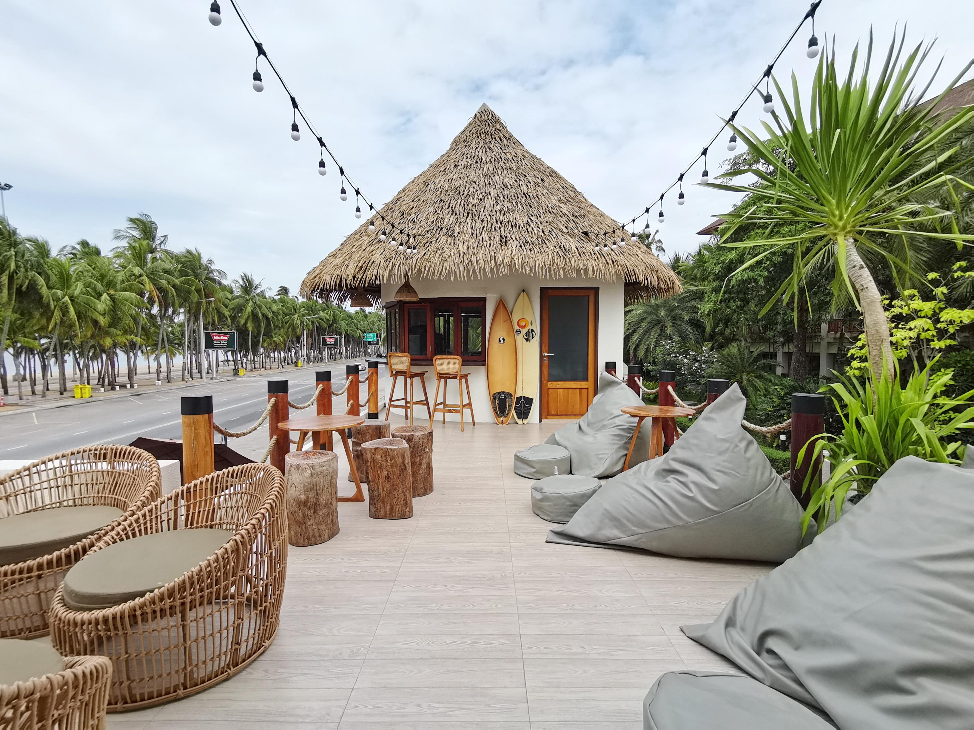 The Tide Resort Bang Saen Exterior photo
