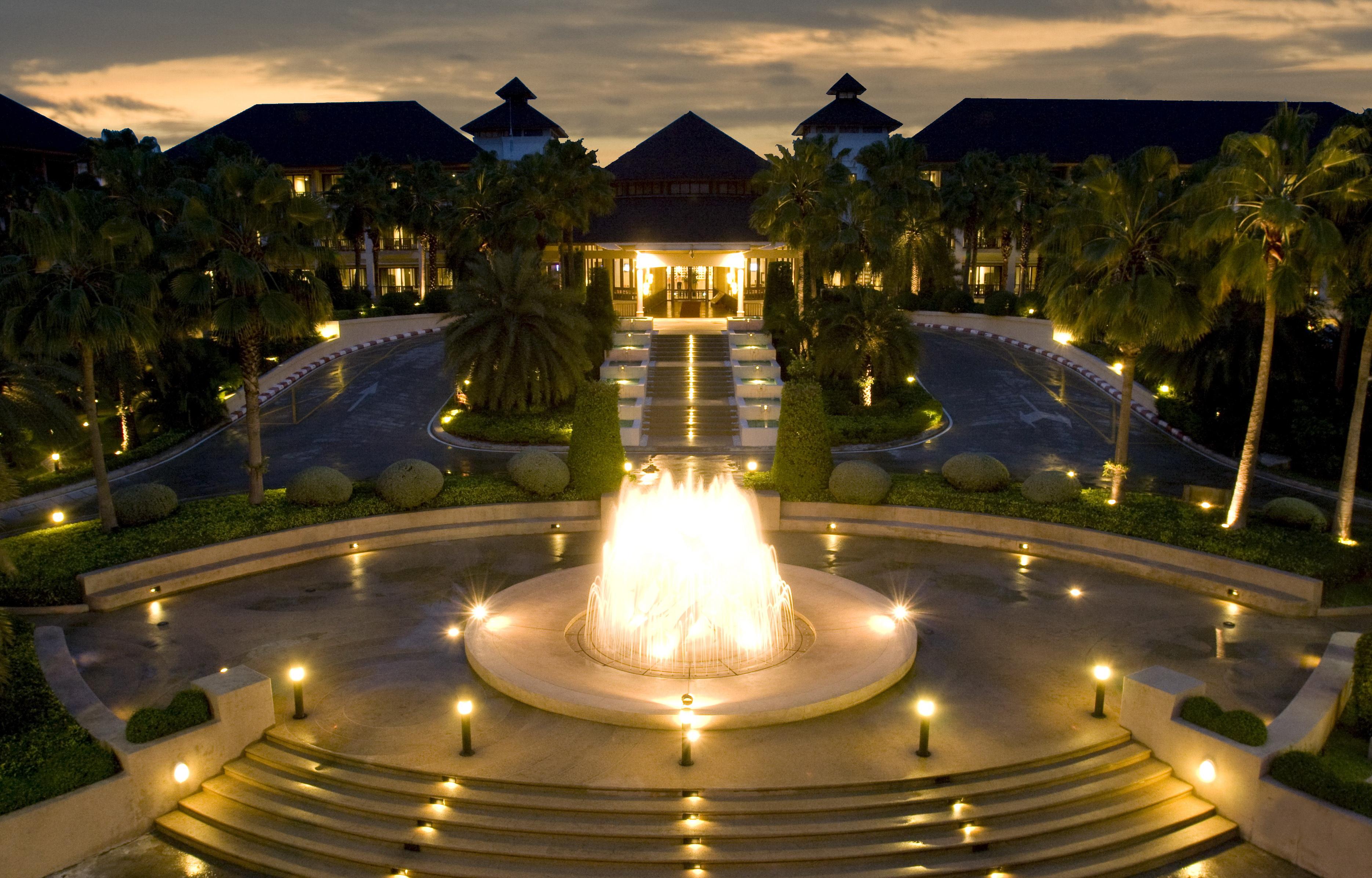The Tide Resort Bang Saen Exterior photo