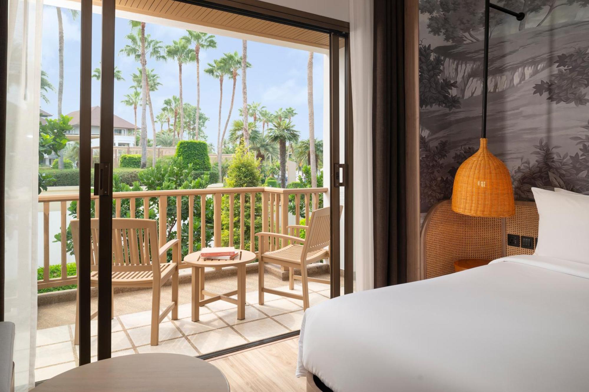 The Tide Resort Bang Saen Exterior photo
