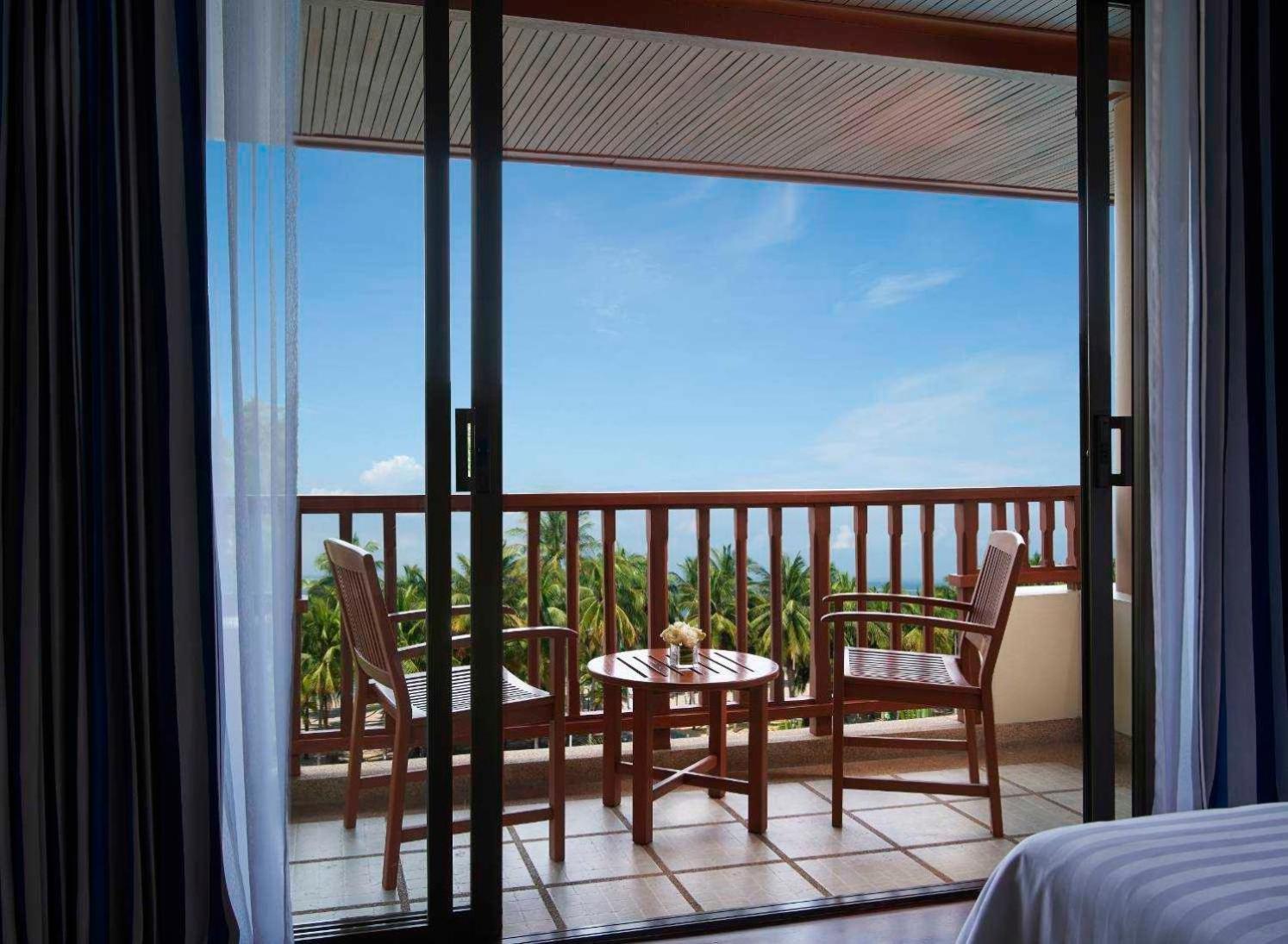 The Tide Resort Bang Saen Exterior photo