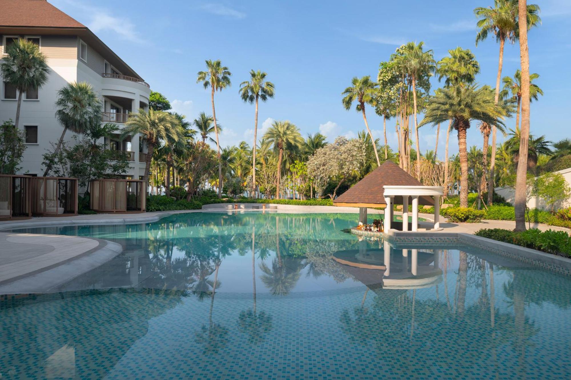 The Tide Resort Bang Saen Exterior photo